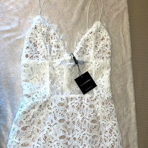 White lace asymmetrical body con dress 🤍
